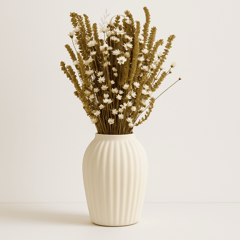 Vaso Canelado de Cerâmica com Flores Secas | Elegância Natural em Textura Fosca